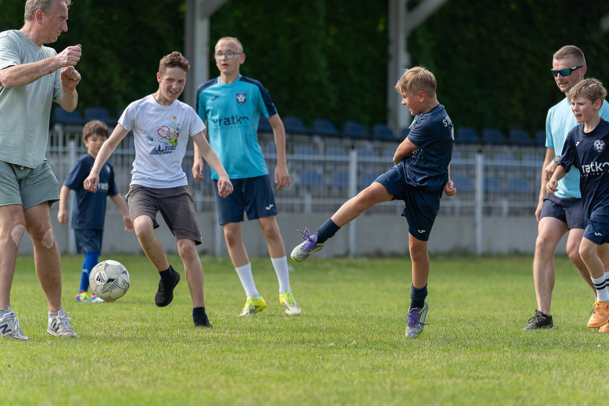 Akademia piłkarska w Tyczynie zakończyła sezon piknikiem — zdjęcie 31